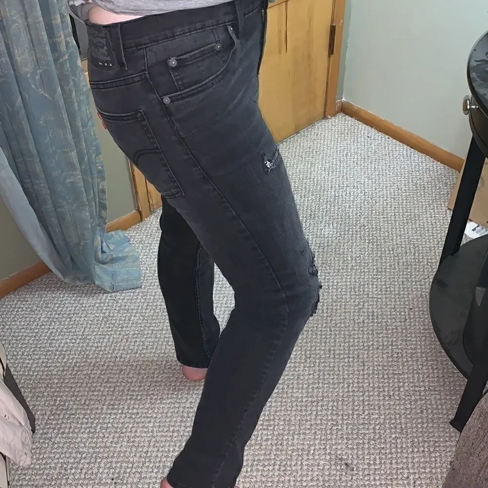 EUC DISTRESSED LEVIS 512 SLIM TAPERED FIT JEANS size 8